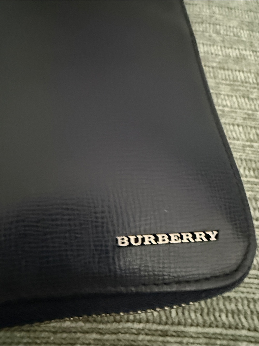 Burberry woman’s Black Solid Zip-Around Long Wallet with Credit Card Slots - Picture 3 of 11